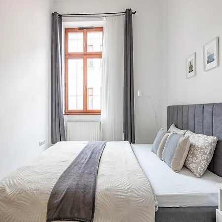 Deluxe Gozsdu Court Apartment Budapest