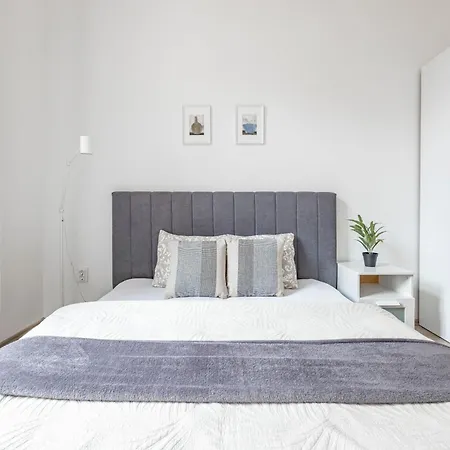 Deluxe Gozsdu Court *