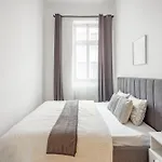 דירה Deluxe Gozsdu Court *