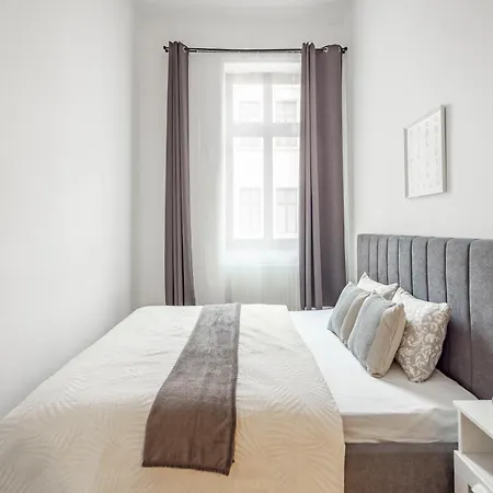 Apartamento Deluxe Gozsdu Court *