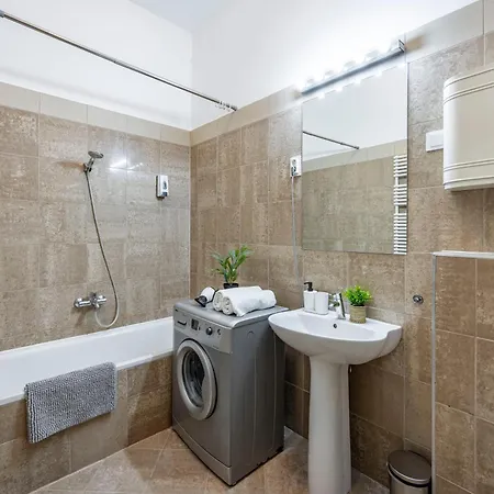Deluxe Gozsdu Court Apartamento
