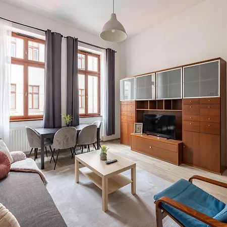 Apartamento Deluxe Gozsdu Court *